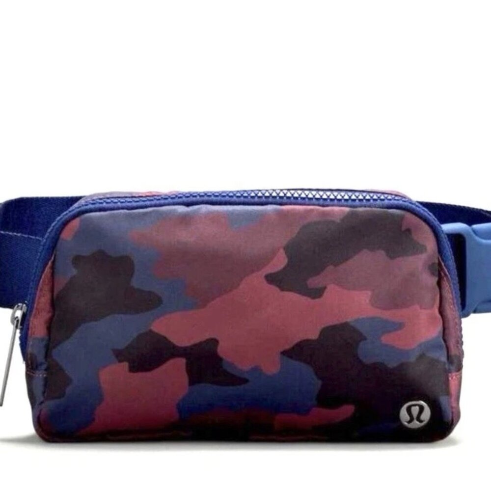 Lululemon Everywhere Belt Bag Heritage 365 Camo Smoky Red Night Sea Multi 1L